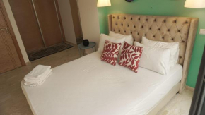 Spacious flat near twin towers
